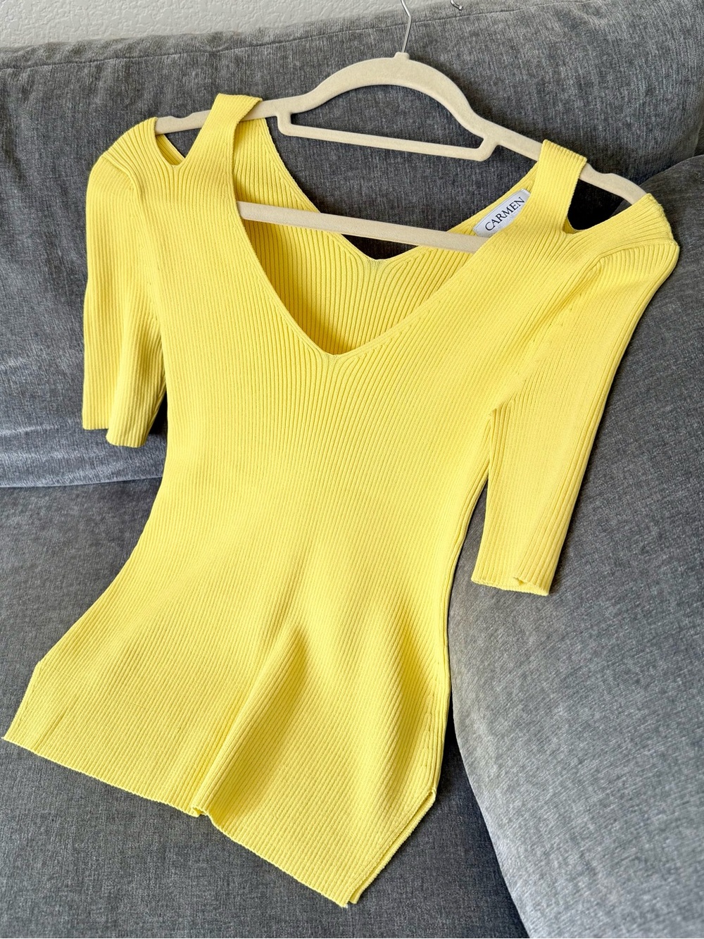 Carmen Marc Valvo Bright Yellow Ribbed V-Neck Cutout Top